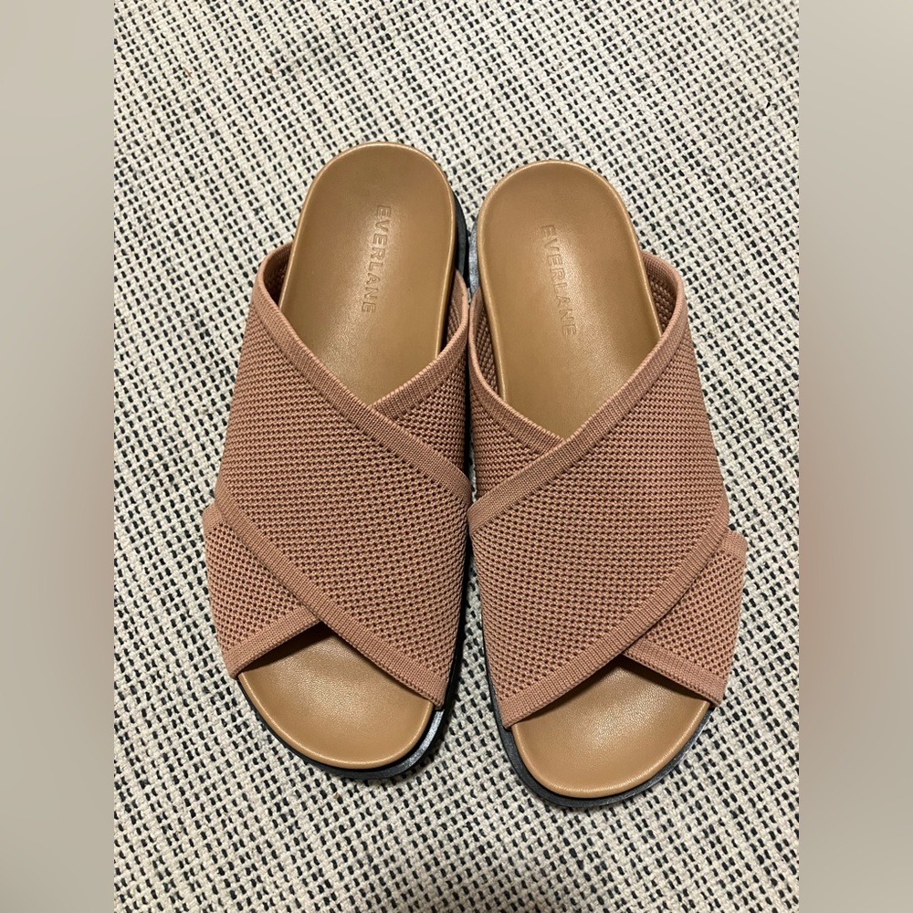 Very EUC Everlane reknit form crossover sandal size 7 in caramel (tan)